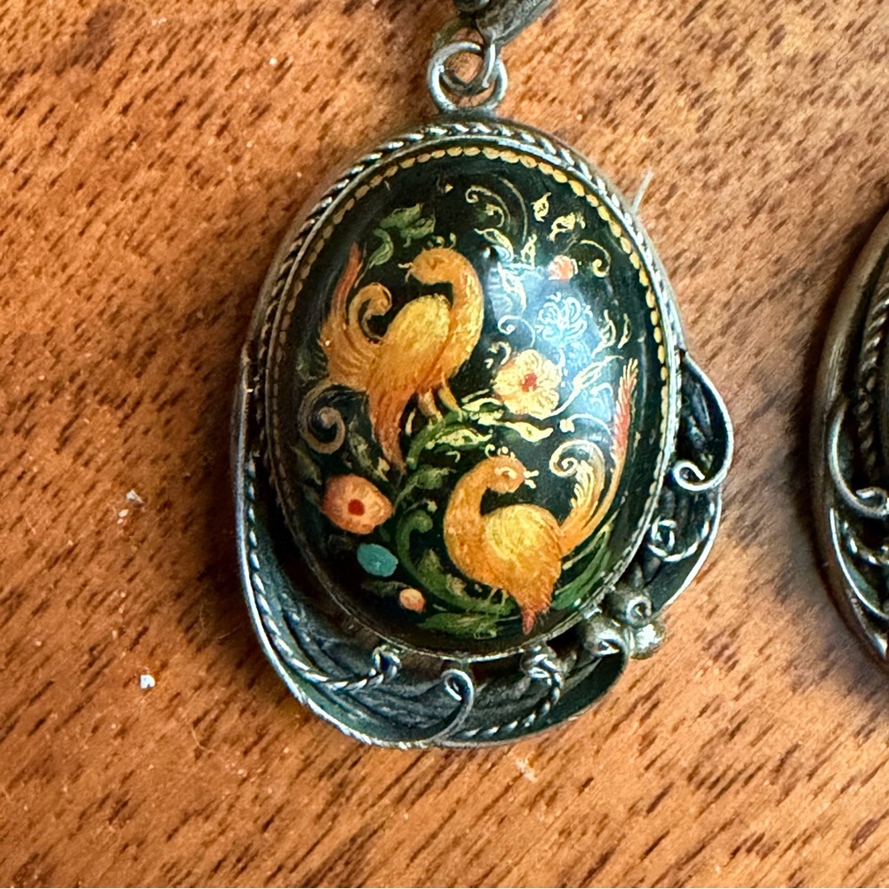 Vintage Russian Palekh Bird & Floral Earrings Hand Painted Folk Art USSR - Picture 2 of 6